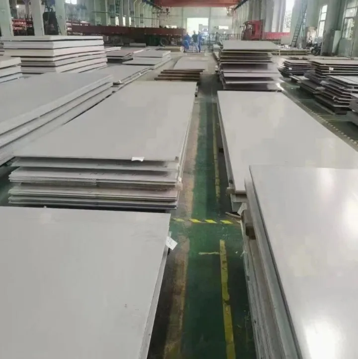 如何通过调整镍含量来改善不锈钢的加工性能?