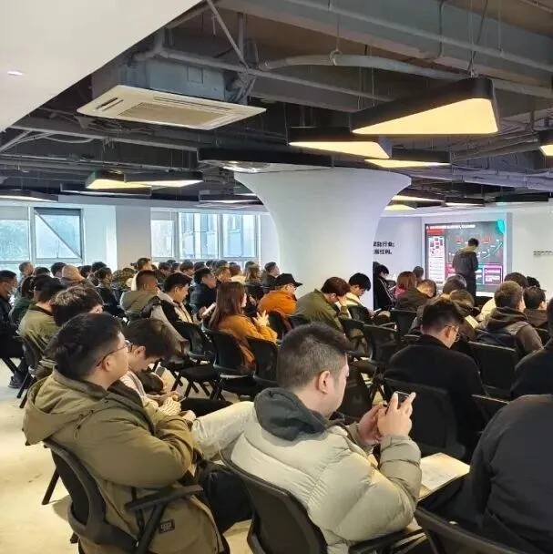 激增230%！TikTok杀疯了！英国圣诞销量暴增 93%，西班牙爆品狂涨 17 倍！