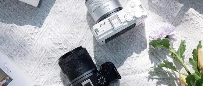 2025年微单怎么选？这台佳能R50V，可能是Vlog创作者的标准答案