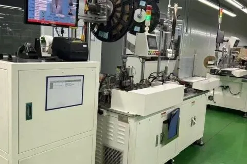 熟练工人的技术工艺维修<em>和</em>生产的<em>经验</em>数字化<em>建立</em><em>数据库</em>企业智库