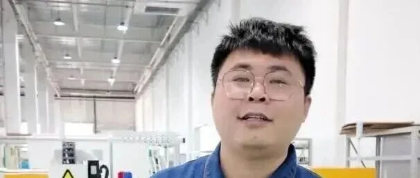 我为再登高“代言”——王超杰带您了解全自动异形孔旋转冲绣缝一体机，一台机器三种功能，给您大大的惊喜！