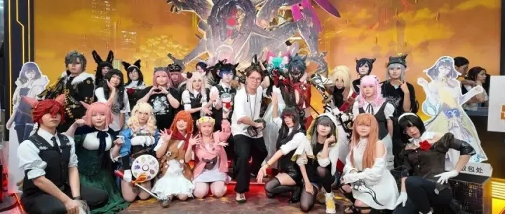 45万人次为何在盛<em>趣</em>展台“挪不开脚”？漫展背后的情感连接学