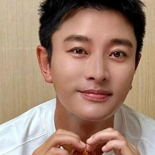 贾乃亮方否认直播卖假货，“产品均由<em>官方</em><em>旗舰店</em>发货”