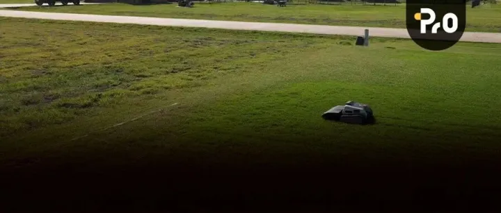 前云鲸联创做割草机器人，一年融资四轮，明年要冲刺10万台｜36氪专访