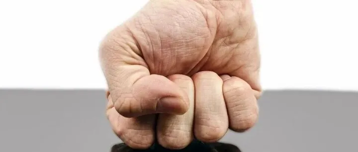 <em>昌都</em>一网民发布不实信息被处罚！