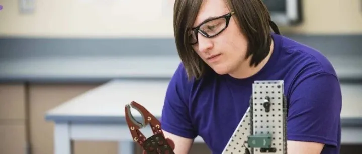 麦肯锡：<em>人工</em>智能或可使美国57%<em>的</em>工作时间<em>自动化</em>