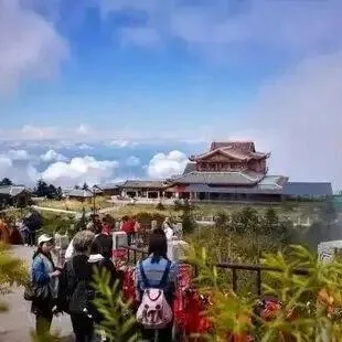 峨眉山公告：持有500股免门票