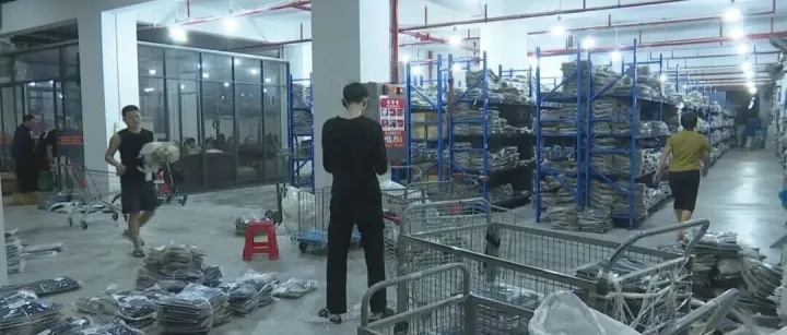 商家迎战“双十一”   <em>注重</em>销量<em>和</em>质量