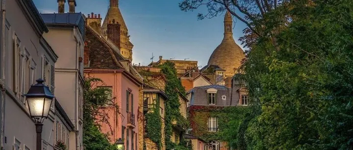 告别复杂<em>部署</em>！Docker Compose极简入门，轻松管理多<em>容器</em>应用