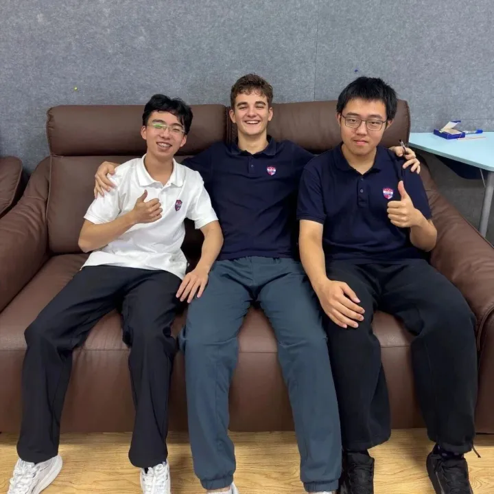 QAIS Students code GradeBac / 美亚GradeBac成功上线谷歌商店 / QAIS GradeBac