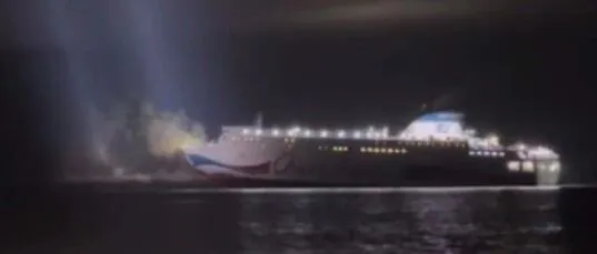 韩国一<em>客轮</em>撞上岩石，载有260人！