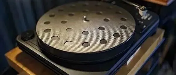 AnalogPlanet评测:AcousticSignature鸣铸MaximusNEO开拓者黑胶唱机极致静谧声场纯净且动态卓越