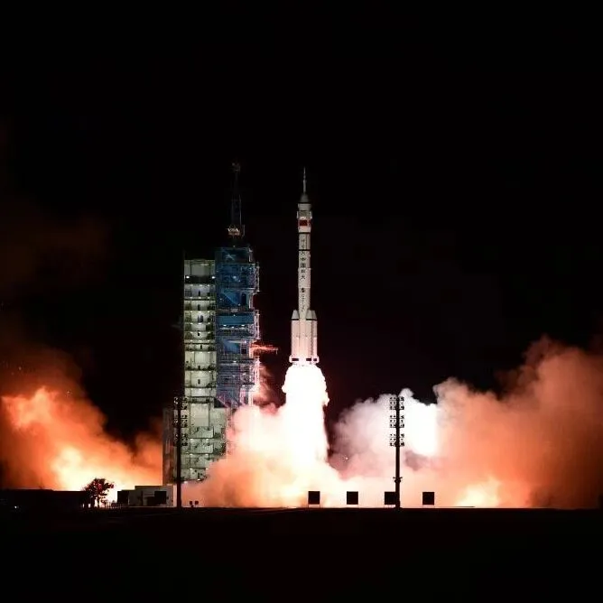 Dream-chasers from the Shenzhou-21 Crew