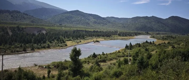 綠水青山映<em>阿壩</em> ?和諧共生譜新篇——2025年“<em>阿壩</em>環(huán)保世紀(jì)行”集中采訪活動(dòng)側(cè)記