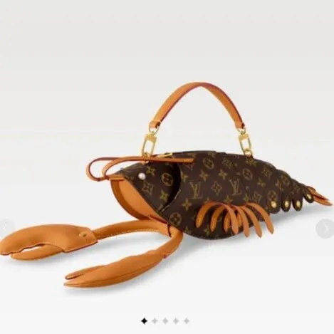 <em>售价</em>高达这个数! 网友: 像蟑螂,欣赏不来…<em>官方</em>回应