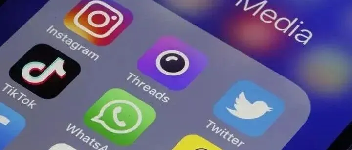 DeepSeek发布V3.2双模型：跨境电商与外贸企业，正式进入“AI自动化执行”时代