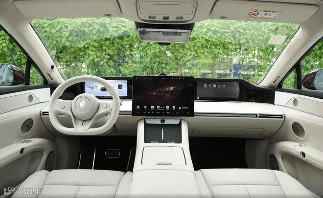 智能体豪华旅行车 享界S9T30.98万元起售