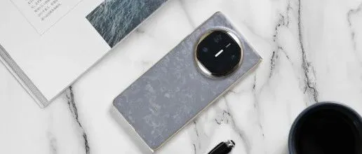 华为 Mate <em>X7</em> ：优雅！