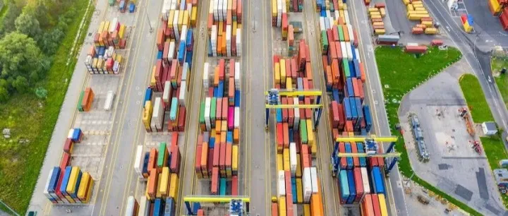 深圳集装箱外堆场约柜费上调，涨幅最高42.86%！