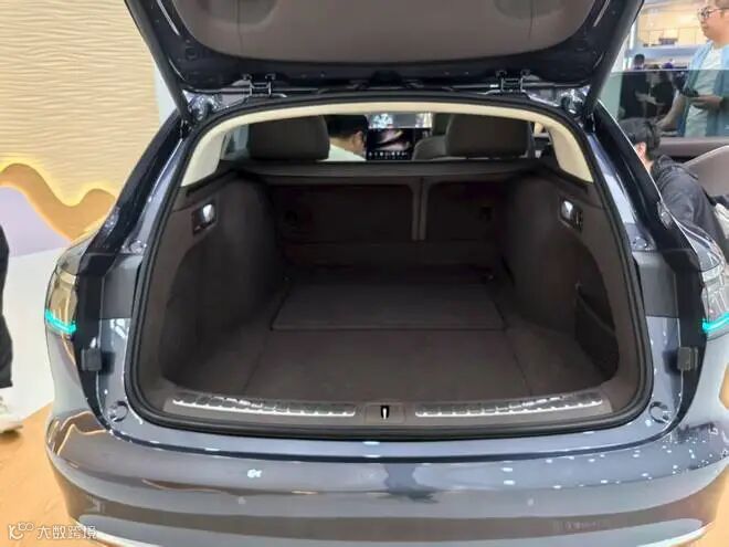 享界S9T豪华旅行车亮相成都9月16日正式上市