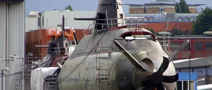 <em>潜艇</em>的“X”<em>型</em>和“十字”<em>型</em>尾舵哪个更好？