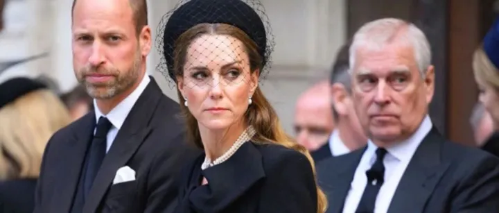 晨读 | 威廉王子将亲叔贬为庶民，安德鲁<em>被</em>扫地<em>出门</em><em>的</em>真正原因是......