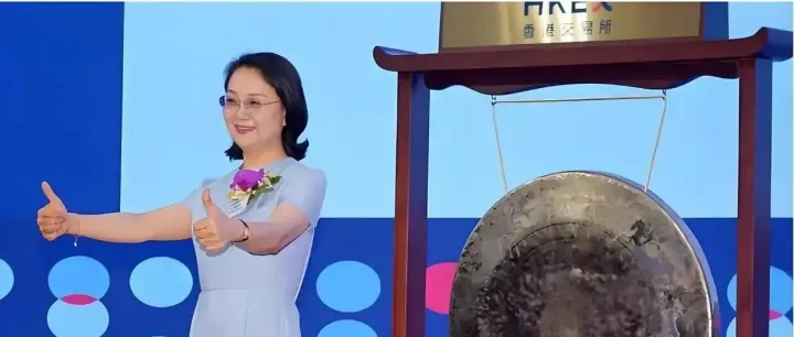 化学<em>老师</em>出身，她用30年逆袭<em>成为</em>中国<em>女</em>首富！