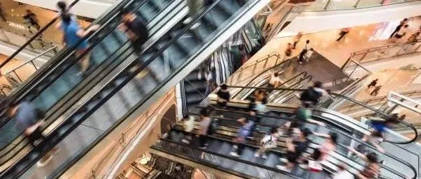 港险真相：当顾问只说"IRR超6%"时，90%的人已掉入收益陷阱！这3个隐藏风险必看