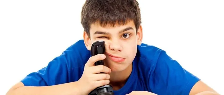 11月29日《每日英语》：He gradually lost <em>interest</em> in playing video games.