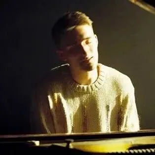 【听歌学英语】<em>Head</em> in the Clouds