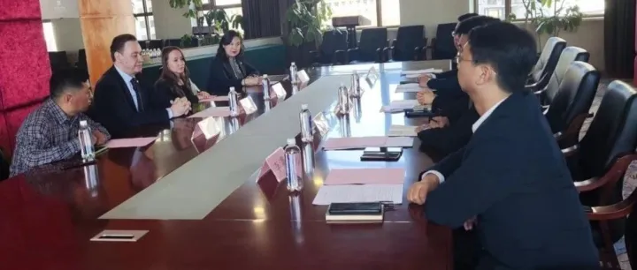 理事会与大连市商务局共商经贸合作