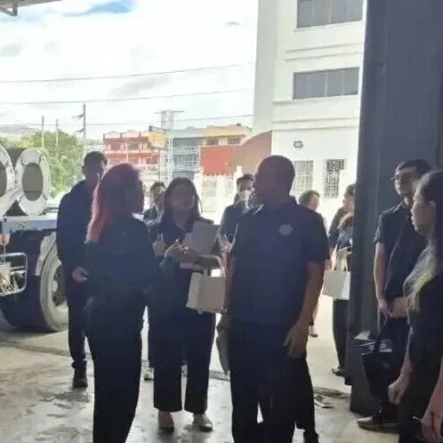 泰国商业发展厅突袭北榄府钢铁贸易商，查获 2名外籍高管无工作许可，涉嫌“代持”将严办