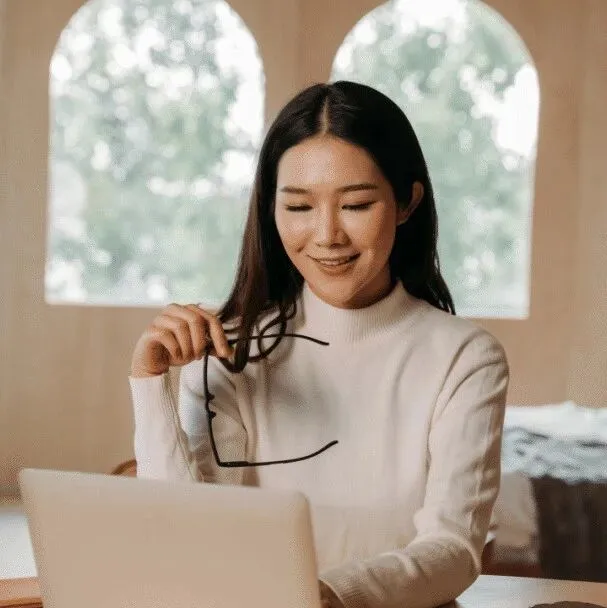 服务合同（<em>Contract</em> for Service）vs. 雇佣合同（<em>Contract</em> of Service）：核心差异