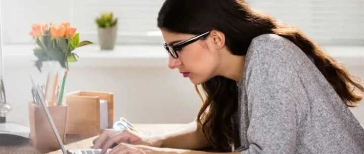 因为穷？所以她选择了做外贸！