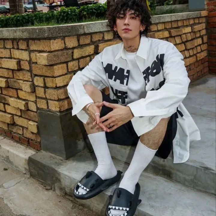 2小时售1000多万，浙江小伙卖火“笨拖鞋”