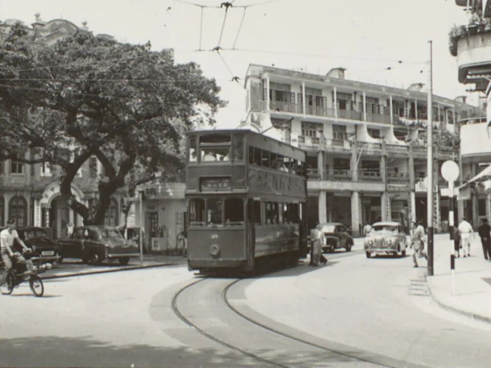 1950年代禮頓山道上行駛的雙層電車