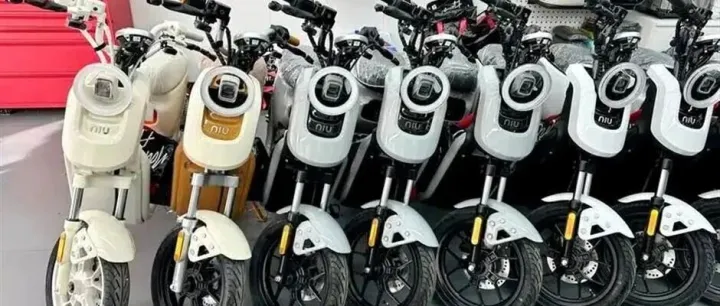 Riders rush to register e-bikes <em>before</em> rule change