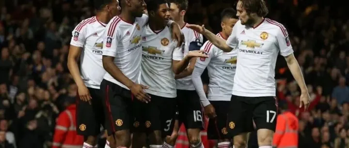 12月4日002曼联VS西汉姆联：主场攻坚与残阵防反的英超博弈