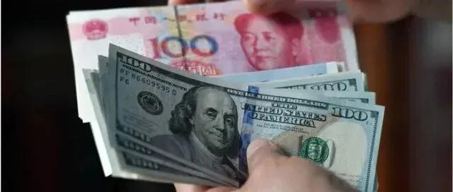 人民币强势逼近 7.05！美元兑人民币汇率要变盘？高盛等 9 大机构给出最新研判