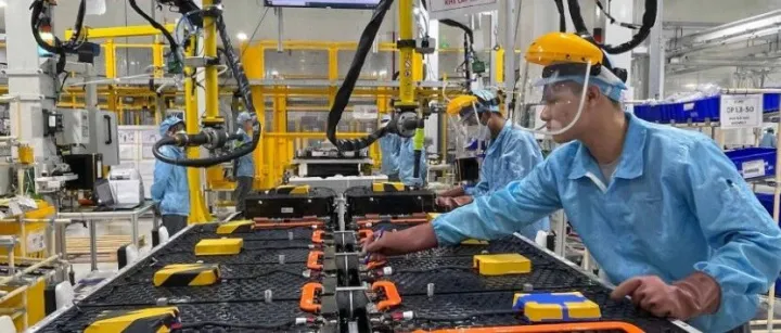 关税和需求疲软冲击美国和<em>亚洲</em>，<em>全球</em>工厂萎缩