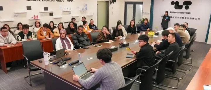 智拓盛通英语训练营，盛大开营！