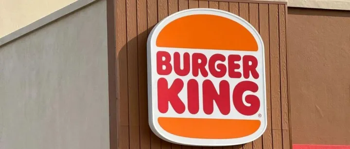 星巴克、汉堡王接连卖股，一个关于品牌IP的铁律正浮出水面