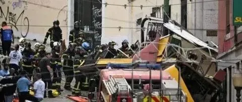 Portugal Funicular <em>Crash</em> Leaves 15 Dead