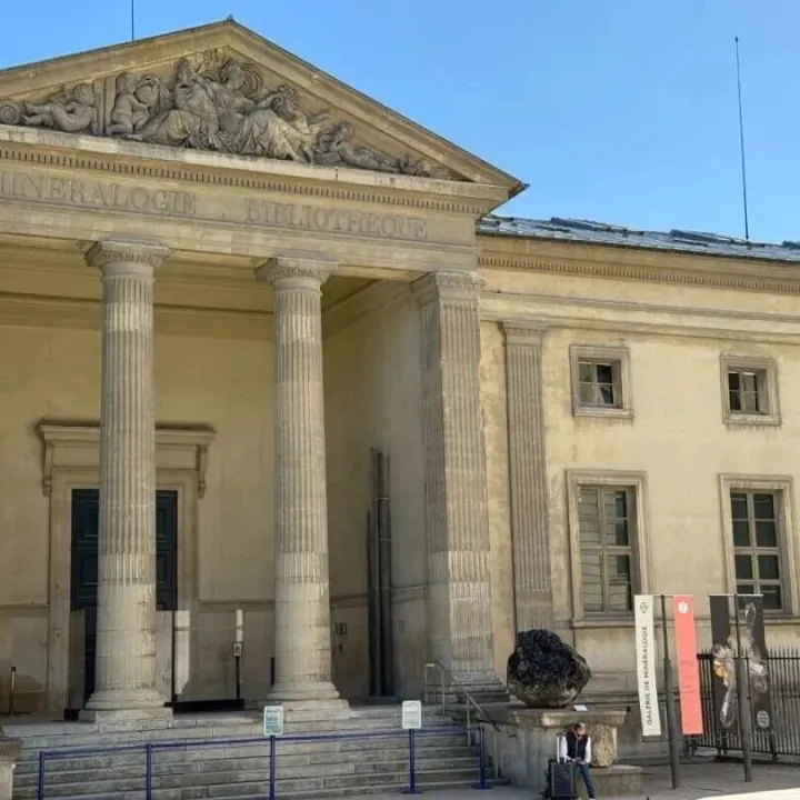 Chinese Woman Charged in Paris Museum <em>Gold</em> Heist