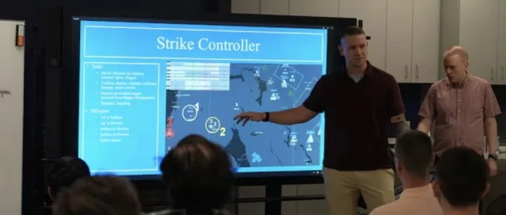 战斗网络的人机协作的决策优势冲刺（<em>DASH</em>）试验