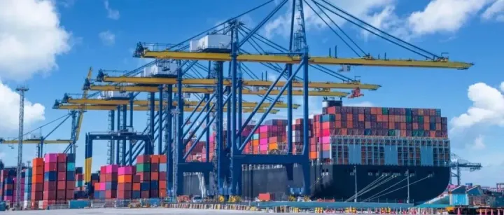 【20251204】ONE调整错误申报附加费！每箱高达30000美元！