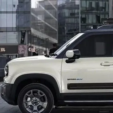 雪佛兰海外推出方盒子,售价20.5万,国内才卖6万多,这波赢麻了