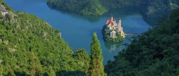 新高铁开通！这一省，市市通高铁！藏着“世界古银杏之乡”，还有一座中国版天鹅堡！