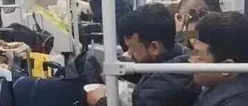 Foreign Passengers Criticized for Filling Metro with Curry Smell