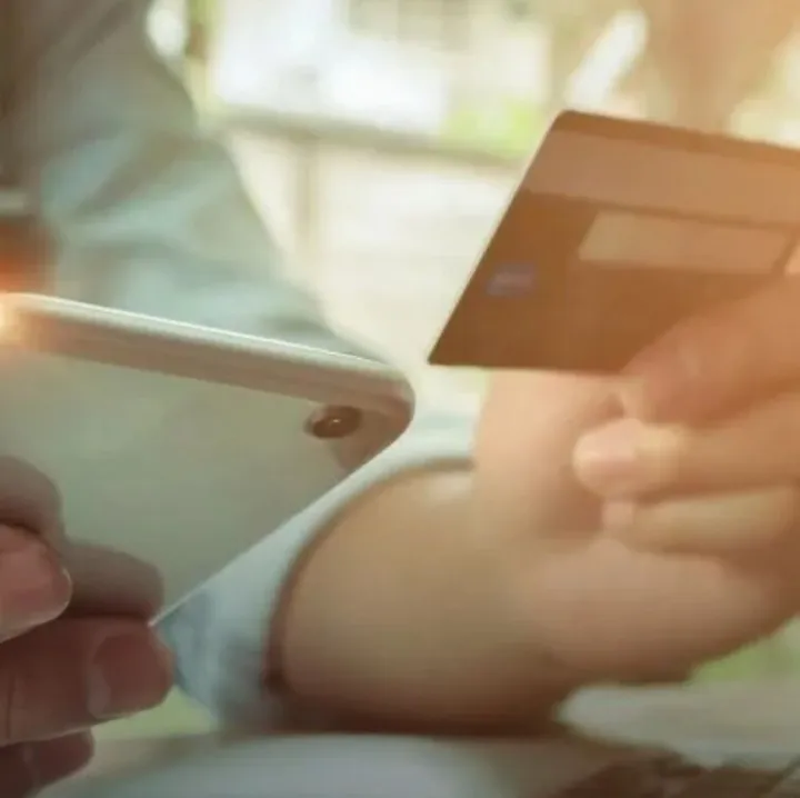 Perplexity 将搜索引擎升级为 AI 购物助手，支持 PayPal 直接支付